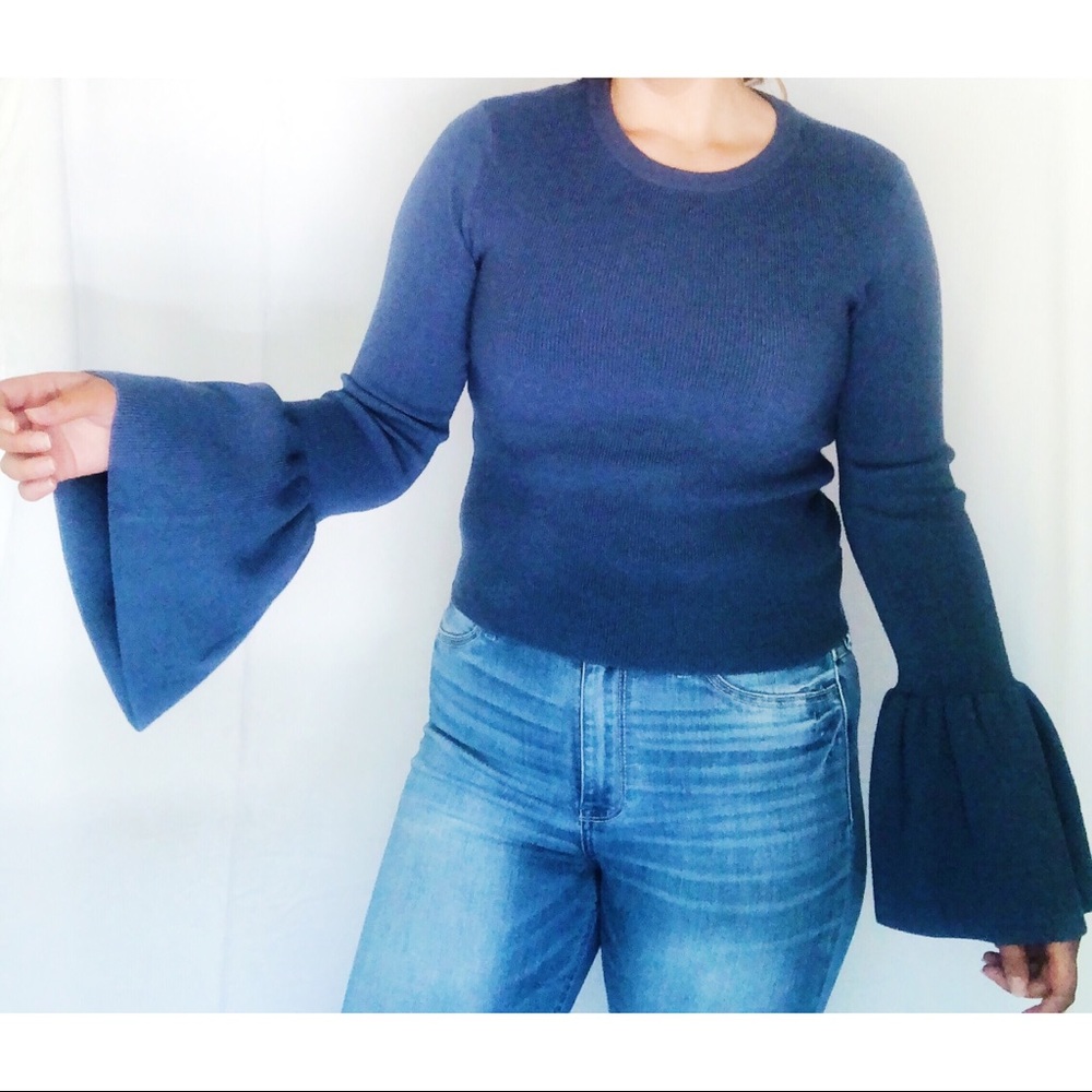 Gianni Bini Bellsleeve Fitted Blouse